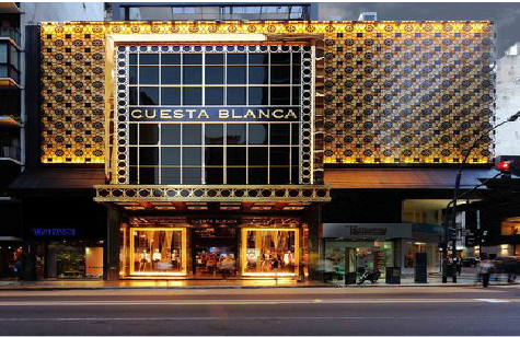 三江门头设计与商业空间的纽带。